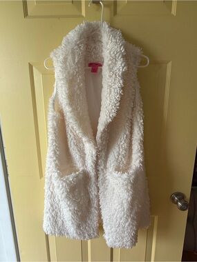 Betsey Johnson Cream Faux-Sherpa Vest with Pink Label